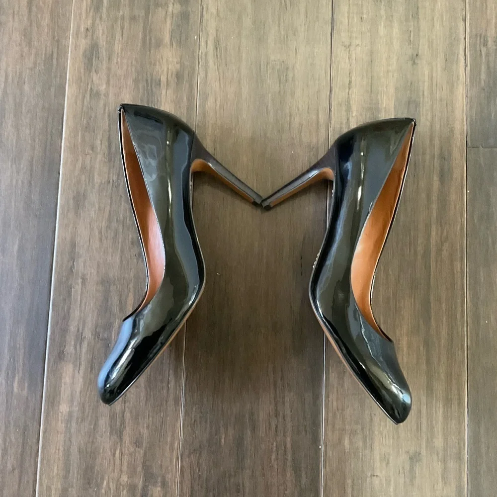 Coach Factory Black Patent Leather Almond Toe Career Pumps Size 9